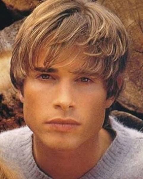 Lo que tal vez no sabías, es que este galán comenzó su carrera como modelo participando en pasarelas de varios países como España, Italia, Francia, Estados Unidos y México.