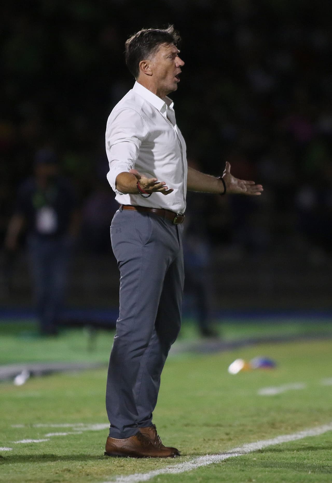 Hernan Cristante, desde la banca.