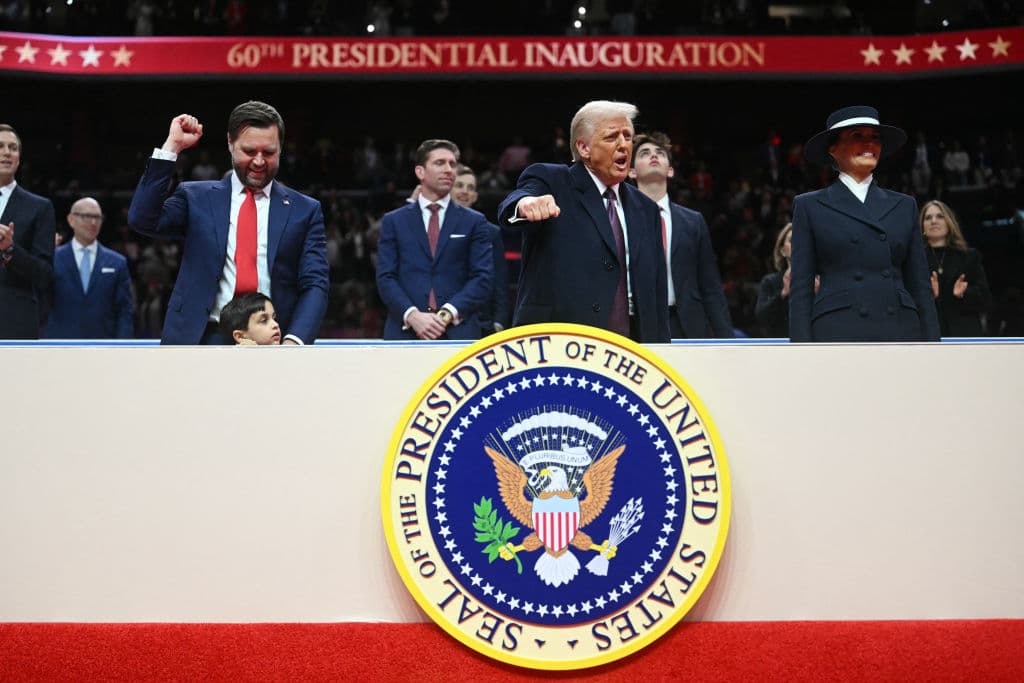 JD Vance y Donald Trump en el Capitol One Arena en Washington, DC.