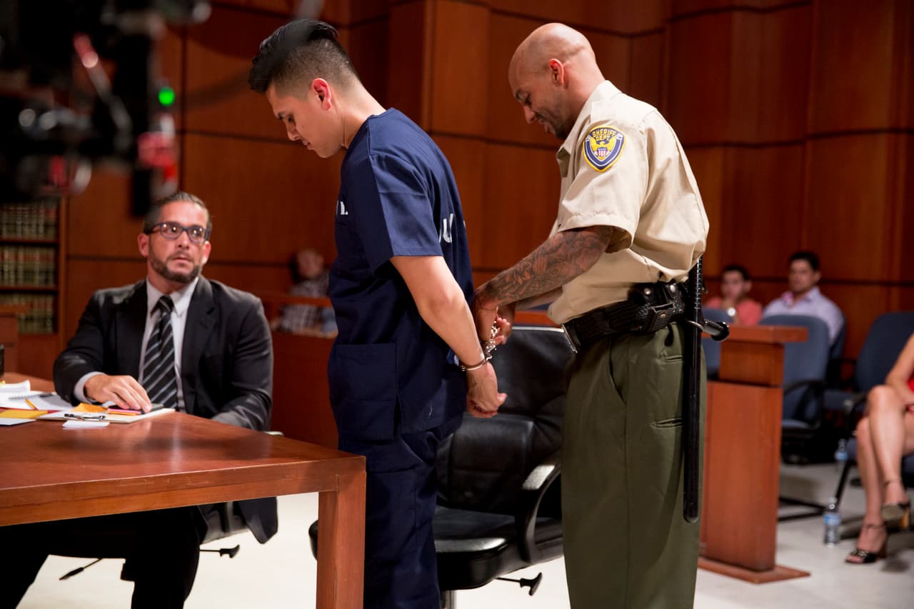 Escena del vídeo 'En estos días' de Régulo Caro