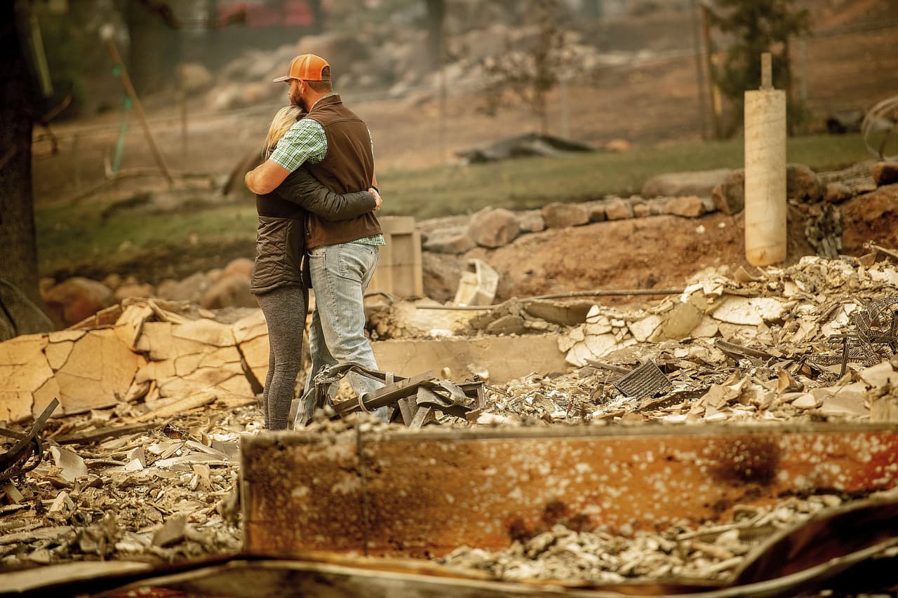 Mientras avanza la búsqueda de restos humanos, suben a 59 los muertos por los incendios en California