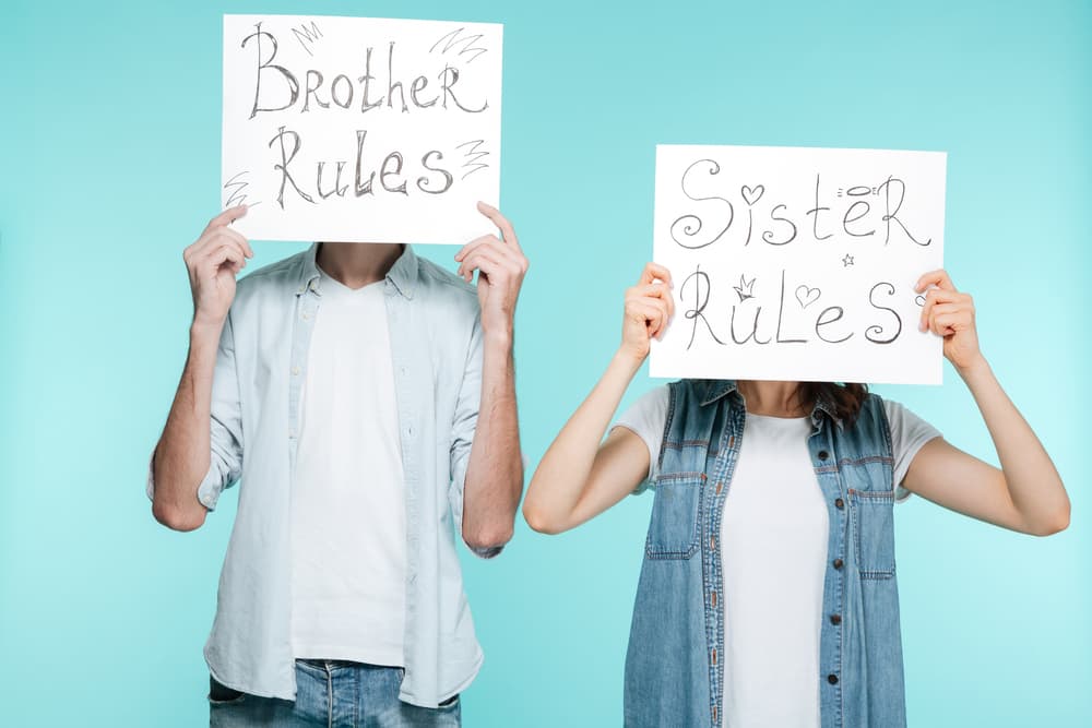 <b>ARIES</b>
<br>Mientras convivan en el mismo hogar, la relación puede tornarse un poco complicada porque cada uno querrá hacer lo que él o ella desea. Entrar primero al baño, ser quien elija qué ver en la TV, básicamente, quien tenga la razón, así que seguro le sacaste un par de canas verdes a tus padres.