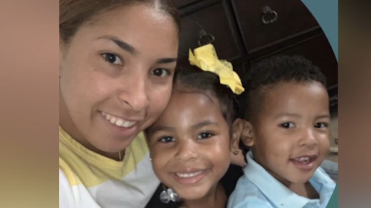 El Departamento de Policía de Carneys Point verificó su dirección de registro y solicitó un control de bienestar en el complejo de apartamentos Penns Grove Gardens.
<br>
<br>
<a href="https://www.univision.com/local/philadelphia-wuvp/familia-dominicana-asesinada-en-presunto-caso-de-asesinato-suicidio-en-el-condado-de-salem-video">La policía de Penns Grove respondió al departamento y encontró a una mujer y dos niños pequeños muertos.</a>
<br>