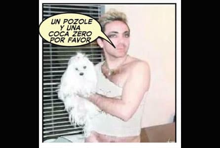 En las imágenes el cantante se ve un poquito rellenito y también se mofaron de eso.