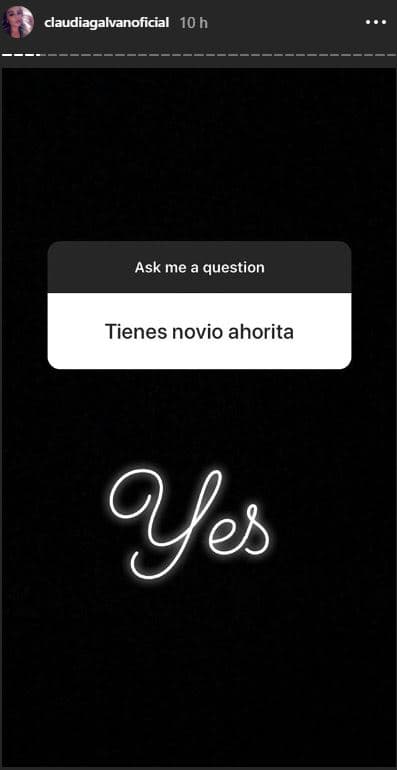 “¿Tienes novio ahorita?”, le cuestionó uno de sus seguidores, a lo que Claudia respondió con un contundente: “Sí”, confirmando que mantiene una relación amorosa, aunque no dio más detalles.
<br>