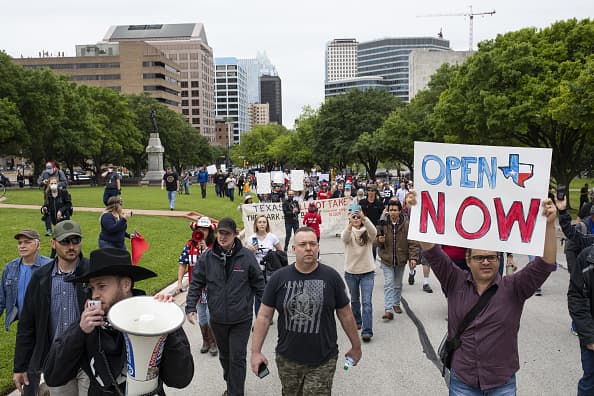"Los mensajes mixtos" en Texas sobre el coronavirus no están ayudando a prevenir la pandemia