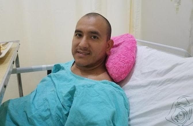 El lunes 12 de junio, el integrante del Grupo Palomo, Arturo Narváez 'El Arpa', fue asaltado a la salida de una tienda de consumo en Monterrey, Nuevo León, y al querer robarle su camioneta fue acuchillado en el estómago por dos individuos. Por fortuna, gracias a la rápida intervención de los médicos, el baterista salvó su vida.