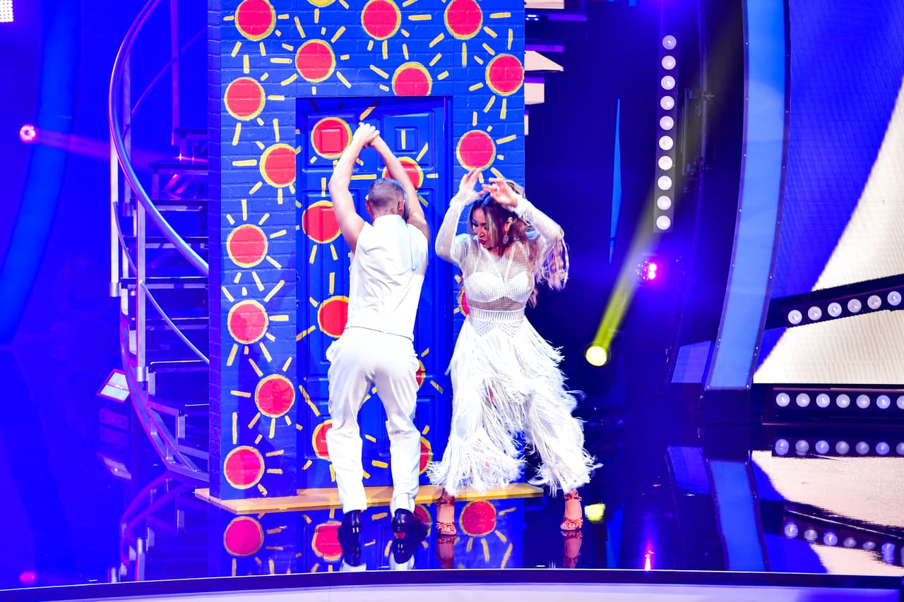 Y aunque su primer baile estaba cargado de emoción para ella, ya que se trató de un ‘quick-step’ al ritmo del ‘Noa Noa’ de Juan Gabriel, no convenció ni a los jurados, ni a sus compañeros.