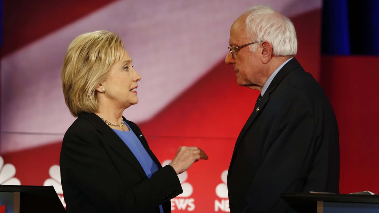 La pregunta sobre Bill Clinton que irritó a Bernie Sanders en el debate demócrata