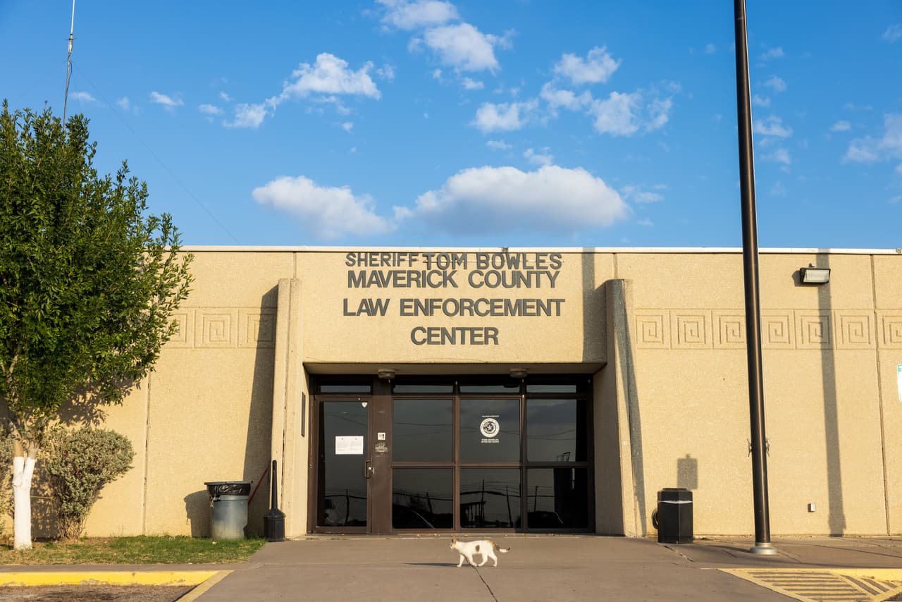 La cárcel del condado Maverick donde estuvo detenido Fernando Padron.