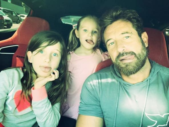 Pese a los problemas que Gabriel Soto tuvo con Geraldine Bazán en el pasado, el protagonista de 'Soltero con hijas' no tuvo conflictos legales con la madre de sus hijas Alexa Miranda y Elissa Marie porque siempre ha cumplido con sus obligaciones.