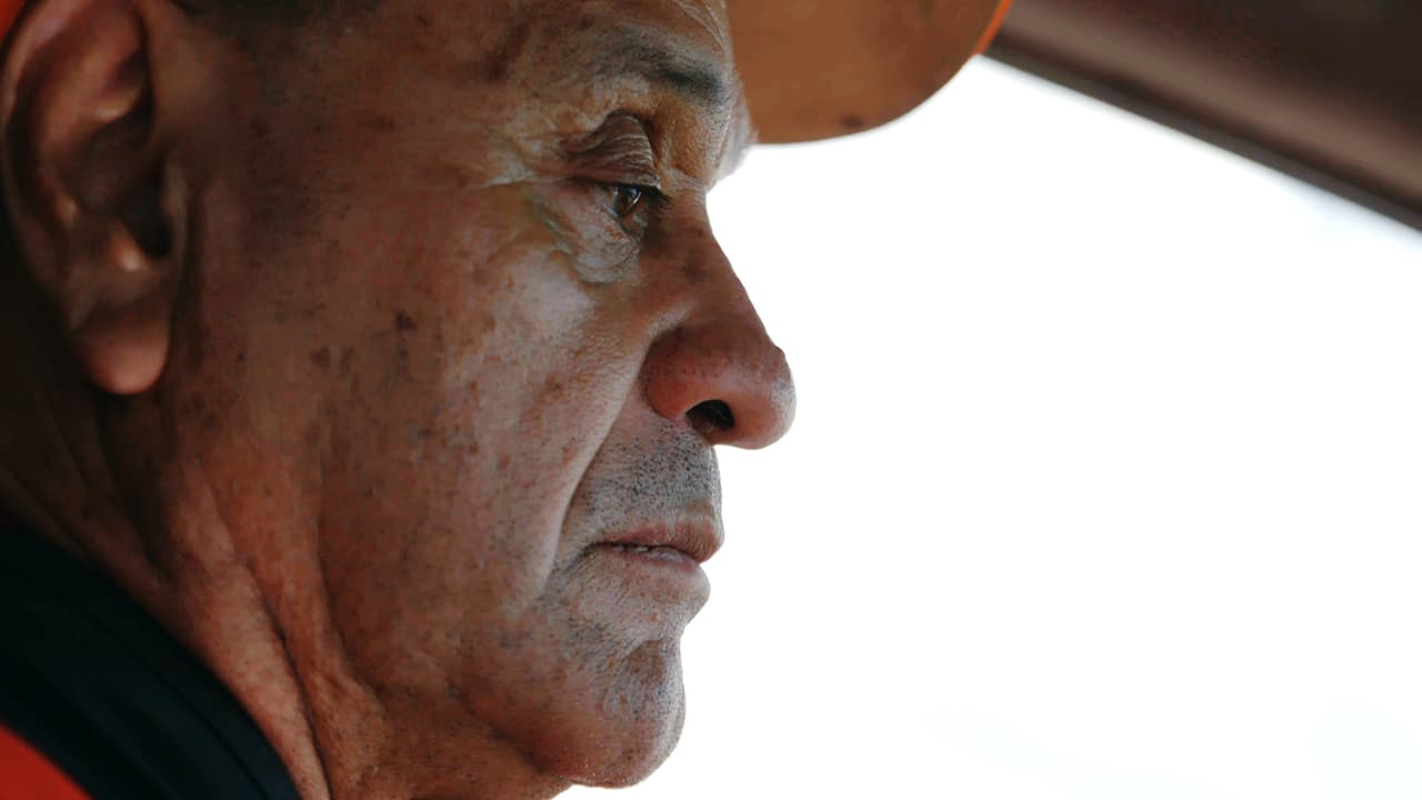 "No importa la hora que sea, a las 2, 3, 4 de la mañana estoy atendiendo llamadas. Esta es una labor muy sacrificada, no hay paga", dice Hernández.