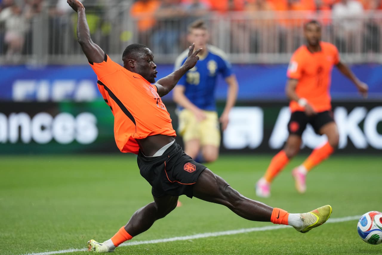 Minuto 17 del partido, Brian Brobbey, marca el segundo gol del partido.