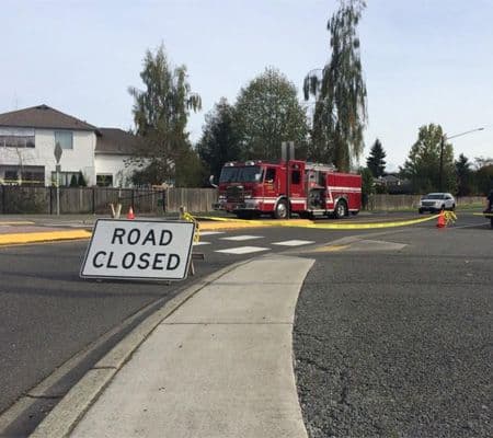 El paso en el área fue cerrado al tránsito por las autoridades. (Imagen tomada de Twitter).