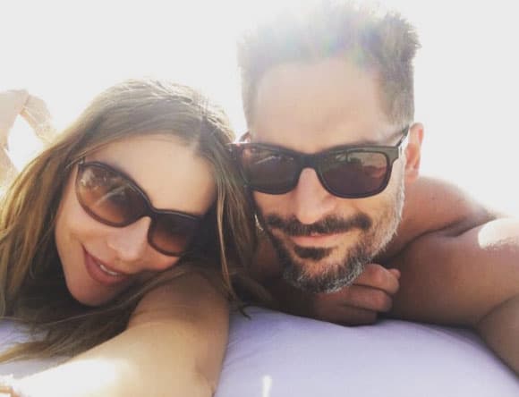 Tras la linda boda, los famosos compartieron unas cuantas imágenes disfrutando de su romántica vacación.