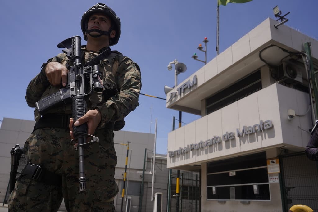 Fuerzas militares de EEUU y Ecuador lanzan operación conjunta contra bandas narcotraficantes 