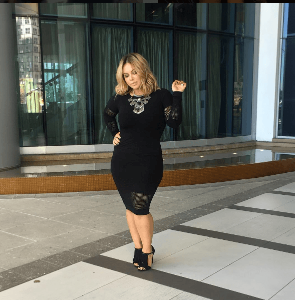 Chiquis Rivera también juega a ser un personaje muy colorido.