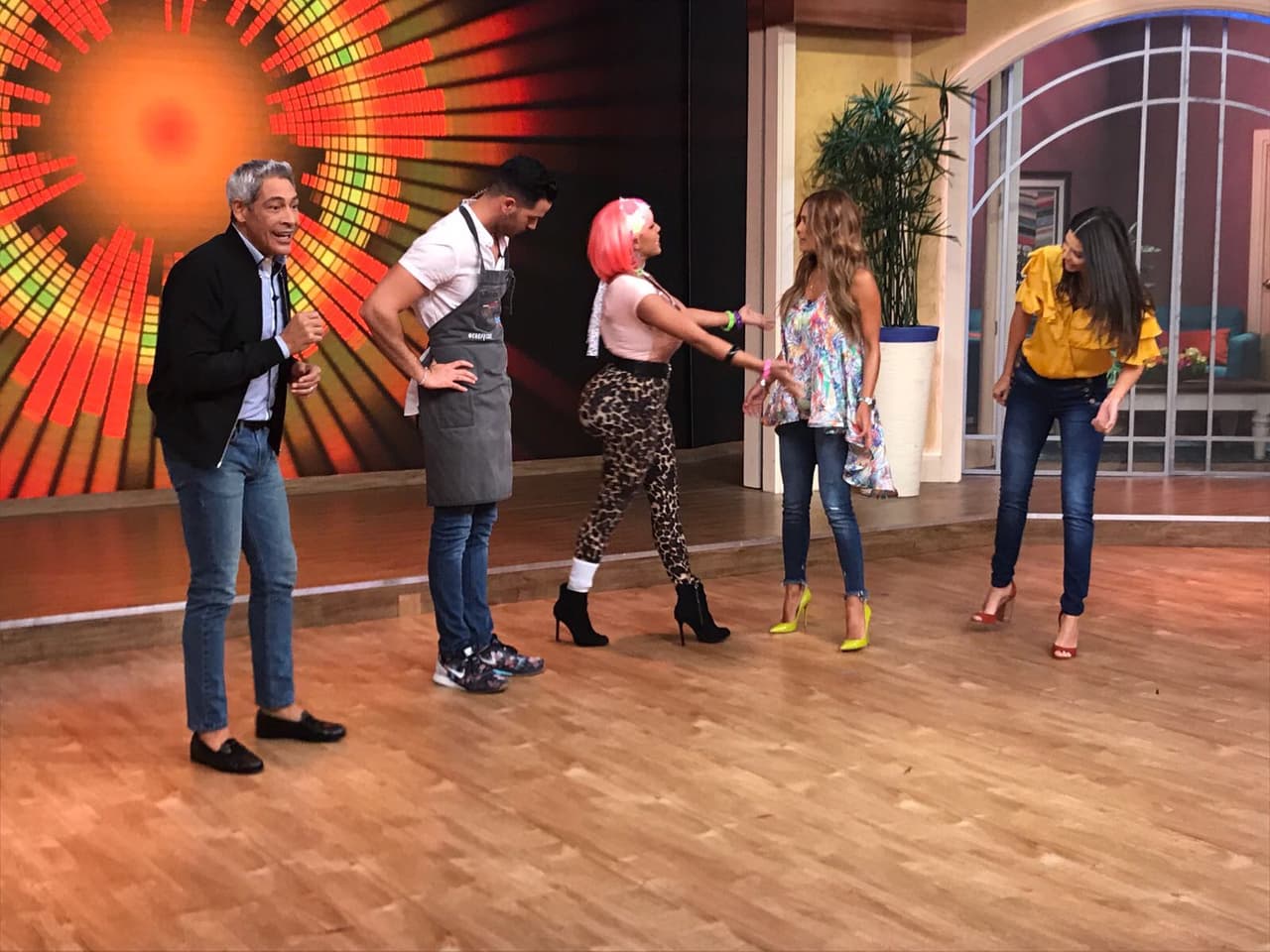 Un nuevo personaje apareció sorpresivamente en Despierta América.