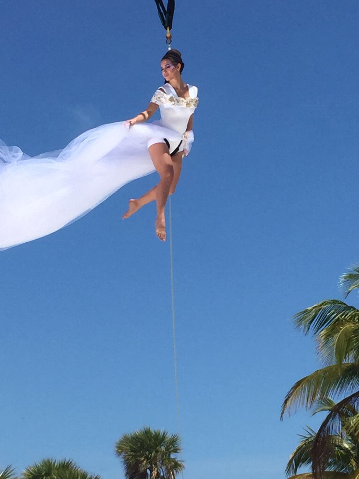 Disfruta las mejores fotos detrás de cámara del difícil reto que enfrentaron las bellas a 20 pies de altura.