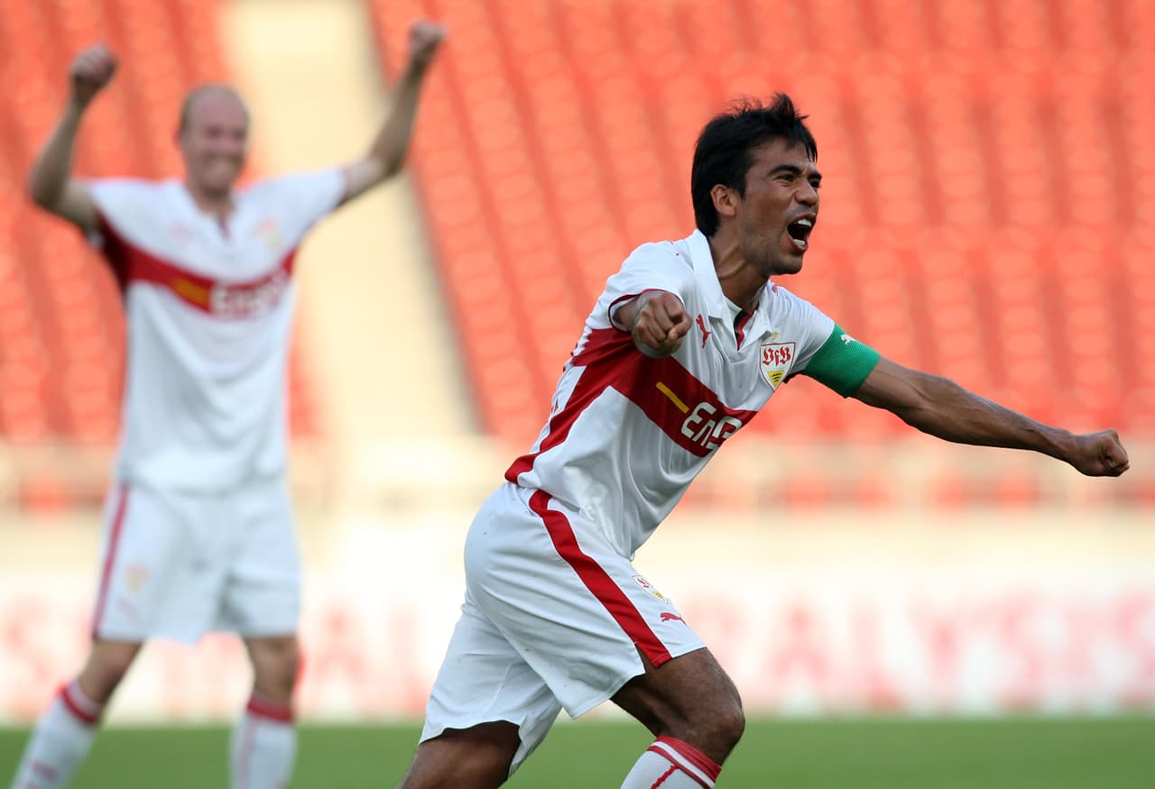Pavel Pardo: campeón de la Bundesliga de Alemania con Stuttgart en la temporada 2006-2007.