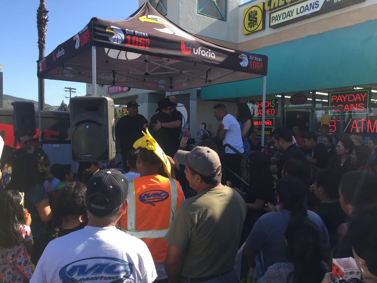 Raúl 'El Pelón', Carla Medrano y El Feo se enamoraron del cariño por parte de sus seguidores en San Diego.