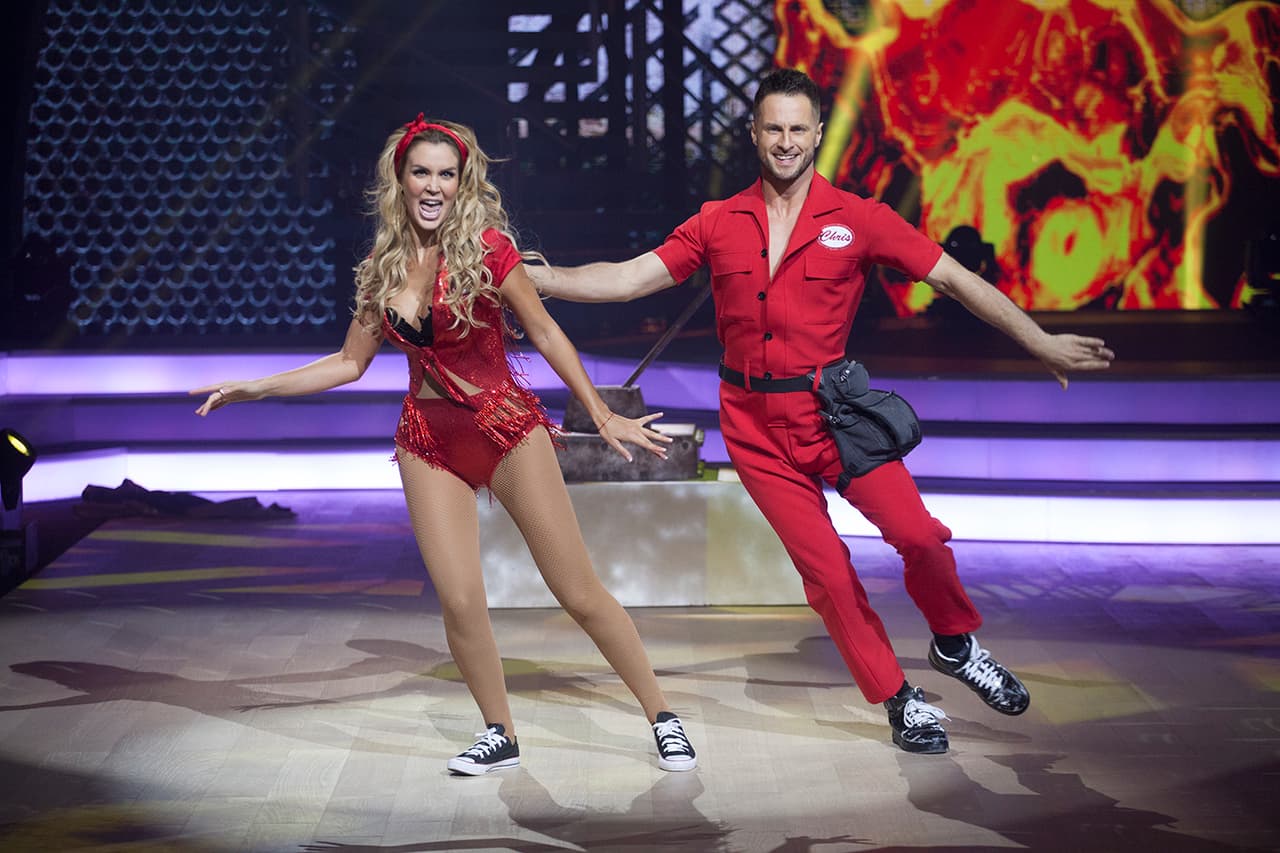 Y es que durante dicha coreografía Verónica continuó abriendo la boca mientras bailaba.