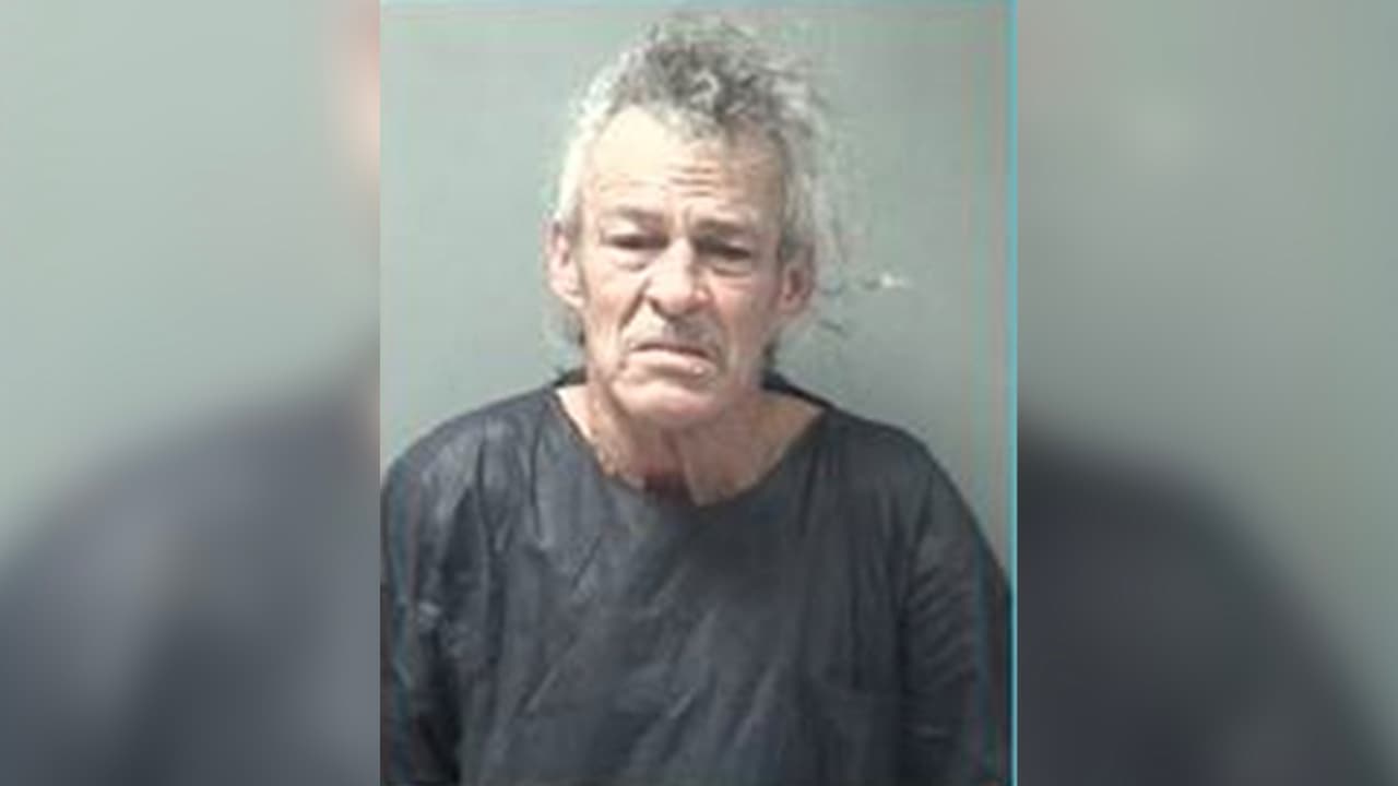 El hecho ocurrió en una tienda de una gasolinera en la cuadra 400 de la Highway 146 en 
<a href="https://www.univision.com/local/austin-kakw/mejores-pueblos-centro-texas-celebrar-navidad-fotos">Texas City</a>, al sureste de Houston.