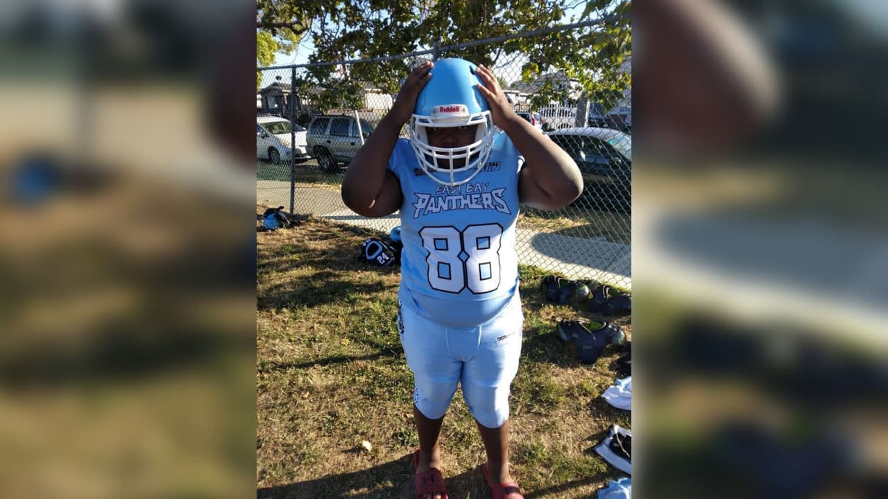 Los padres y miembros del equipo buscan mantener la unidad del equipo mientras exploran la posibilidad de encontrar un lugar más seguro para practicar y jugar. Consideran que este tipo de comunidad es fundamental para los jóvenes de Oakland, quienes merecen un ambiente seguro para desarrollarse.
<br>