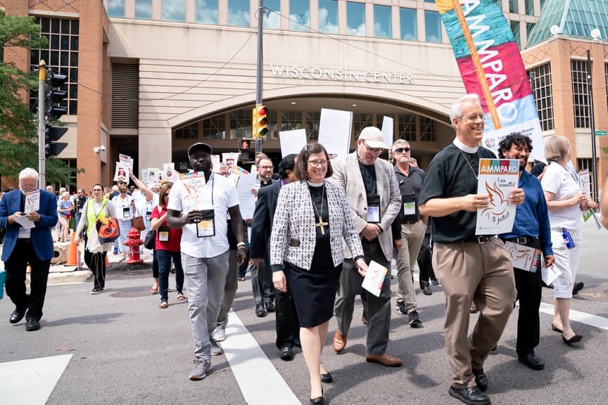 La congregación tomó la decisión en su asamblea nacional en Milwaukee, donde hicieron una marcha por las condiciones de los migrantes en la frontera sur.