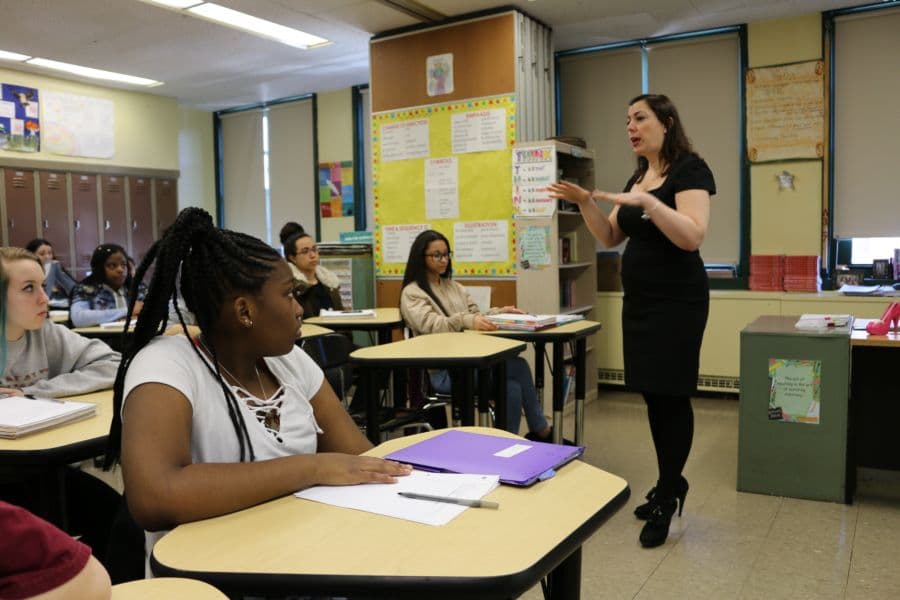 Los estudiantes de secundaria dicen que no quieren ser maestros. Así trabaja esta escuela para cambiar la situación