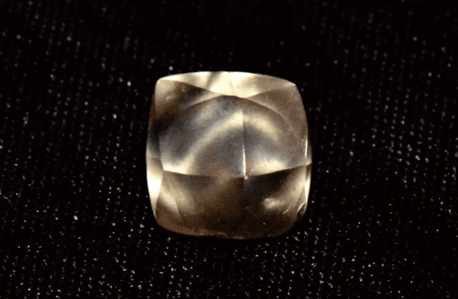 Descubrió un diamante de 2,95 quilates el día de su cumpleaños