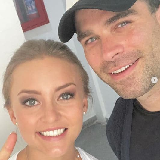 El hecho quedó plasmado en el perfil de Instagram de Nones, quien publicó esta imagen en compañía de Angelique a la que agregó: "No tengo palabras para agradecer los buenos compañeros que son. Sin ustedes, nada hubiera sido posible. Los llevo siempre. ¡Gracias totales!".