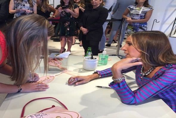 Sarah Jessica Parker quedó encantada con lo poco que pudo conocer de Puerto Rico y de los boricuas. (fotos: Twitter)