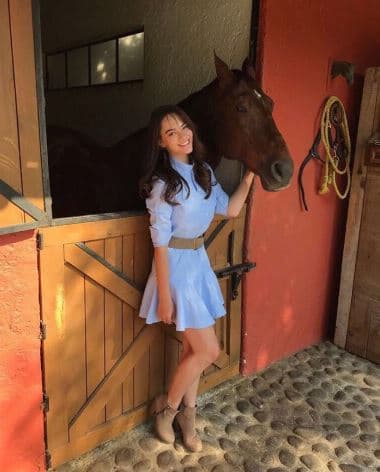 La protagonista de 'Like, la leyenda' hizo enfásis en las personas que se han visto influenciados ante este rumor: "Esta noticia infundada afecta a mi familia, amigos, seguidores y sobre todo a mí como individuo y, por supuesto, a mi carrera [...]".