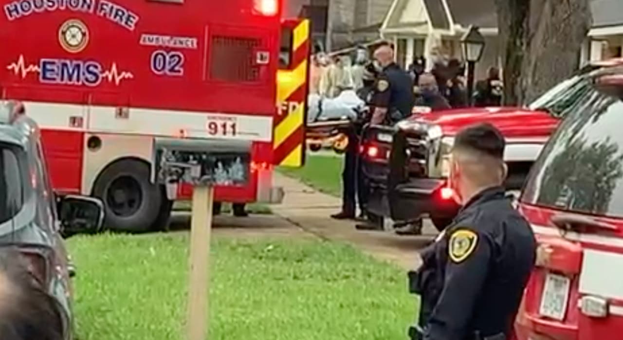 Las víctimas están siendo atendidas por paramédicos y algunas de ellas han sido trasladadas a hospitales locales.