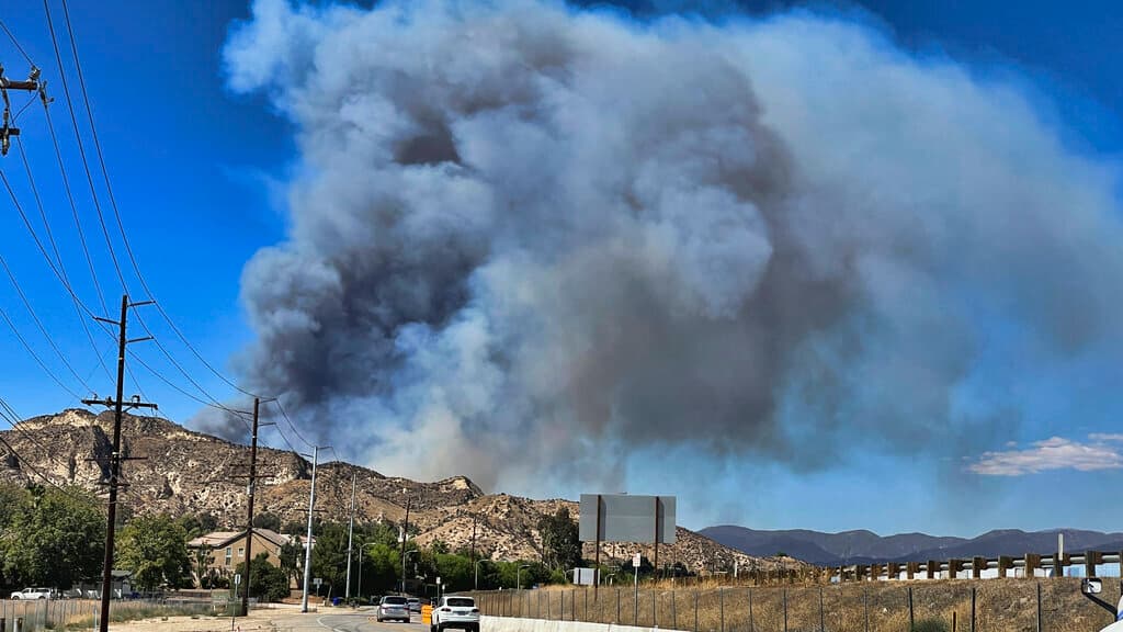 Incendio devora 165 acres de maleza en el área de Castaic; esto es lo que sabemos