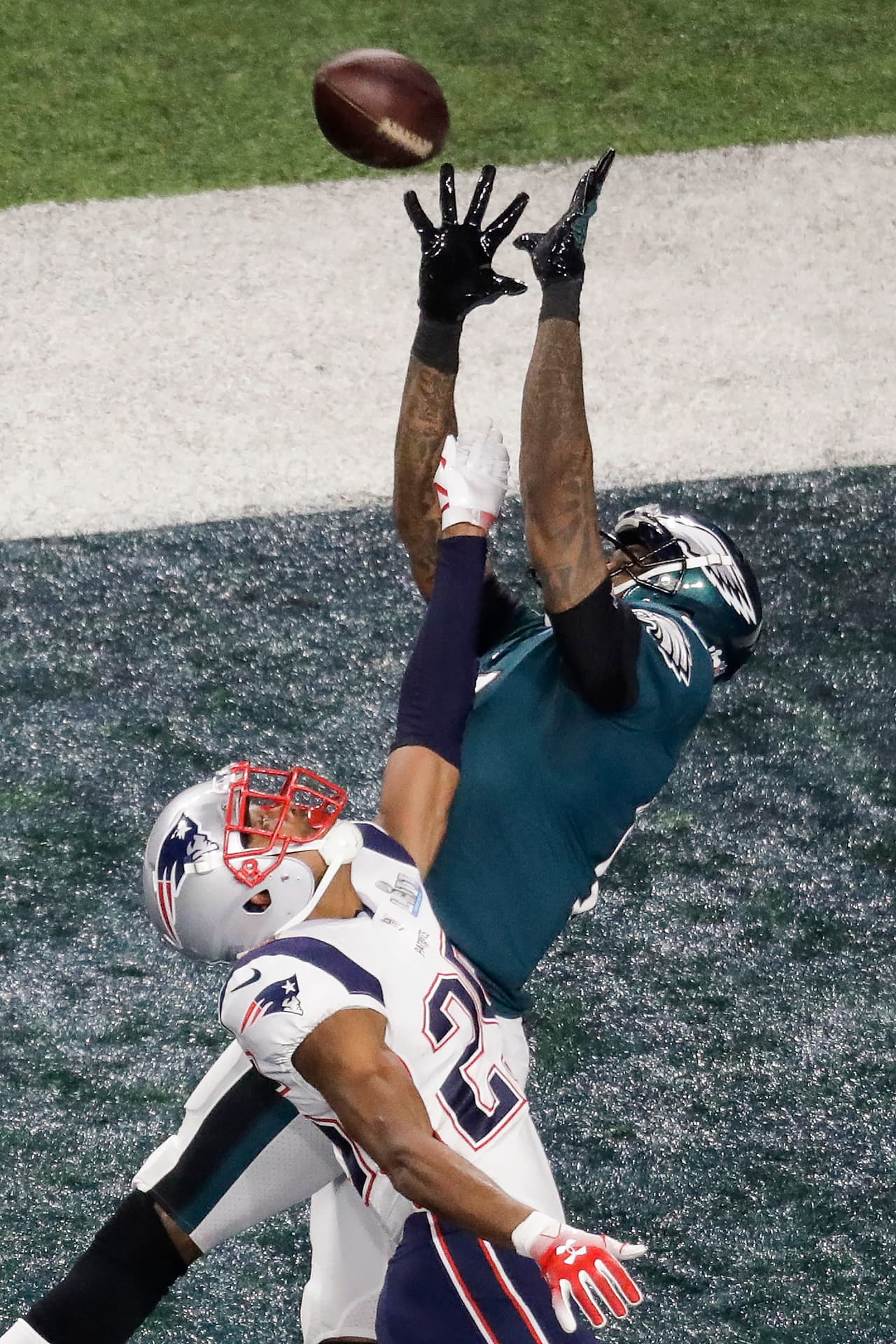 Super Bowl LII - Estadísticas al medio tiempo: Alshon Jeffery suma 73 yardas en 3 recepciones, incluyendo una dentro de las diagonales.