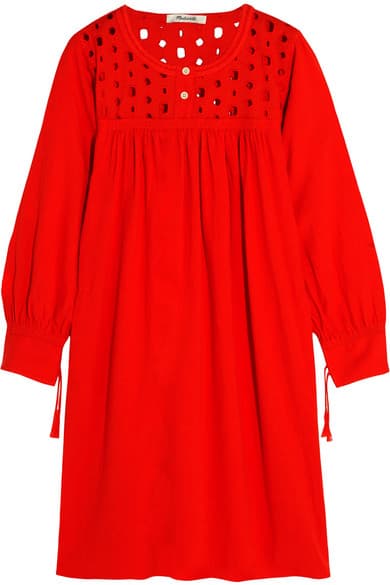 Boho: Ideal para una barbacoa o una fiesta en la piscina. Las prendas de estilo tribal en los colores de esta fiesta son una gran alternativa como este minivestido de Madewell y lucen increíbles con otro must de la temporada: alpargatas.