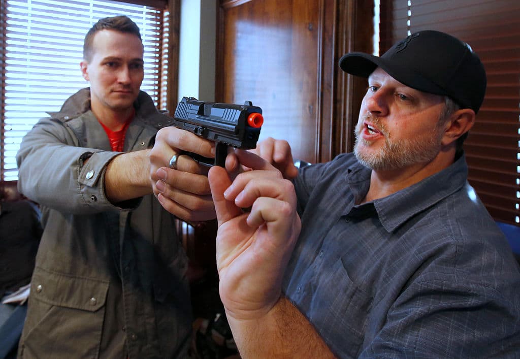 Estas son las razones por las que no llevaré mi arma al salón de clases