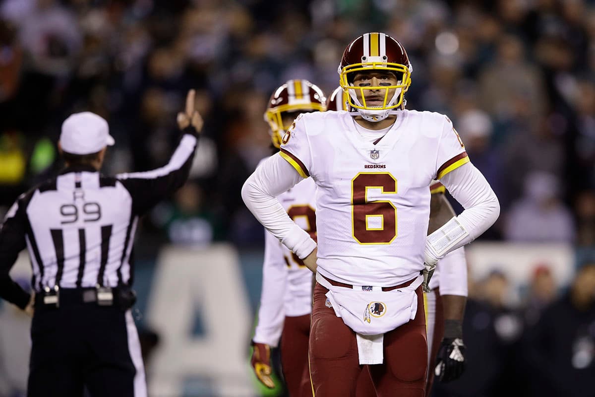 Sin más opciones de quarterback en el elenco todo indica que Mark Sanchez sea quien lleve los controles de los Redskins durante lo que queda de la temporda donde tienen marca de seis victorias y seis derrotas.