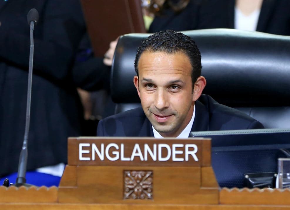 Condenan a 14 meses de prisión al ex concejal Englander por caso de soborno en Los Ángeles 