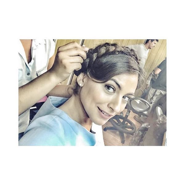 "Hoy vas a mirar pa’lante que pa atrás ya te dolió bastante y si decidimos ser protagonistas de la vida en lugar de víctimas... Dejaríamos de perder energía culpando a los demás y podríamos diseñar la vida que queremos vivir! Sal, respira y Regálate eso! ❤️ Arre que ya acaba la semana y viene lo mejor !!! 💋" son los mensajes que escribe en su cuenta de Instagram.