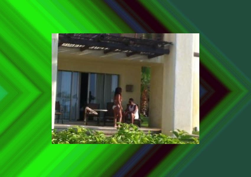 El cantante fue visto en 2012 disfrutando de la comodidad de un hotel en Los Cabos junto a su linda novia.