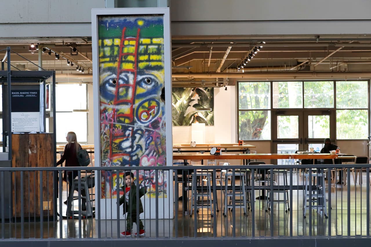 Otro de los muchos estados de EEUU que albergan muestras permanentes con restos del muro es Seattle, en este caso el Seattle Center.