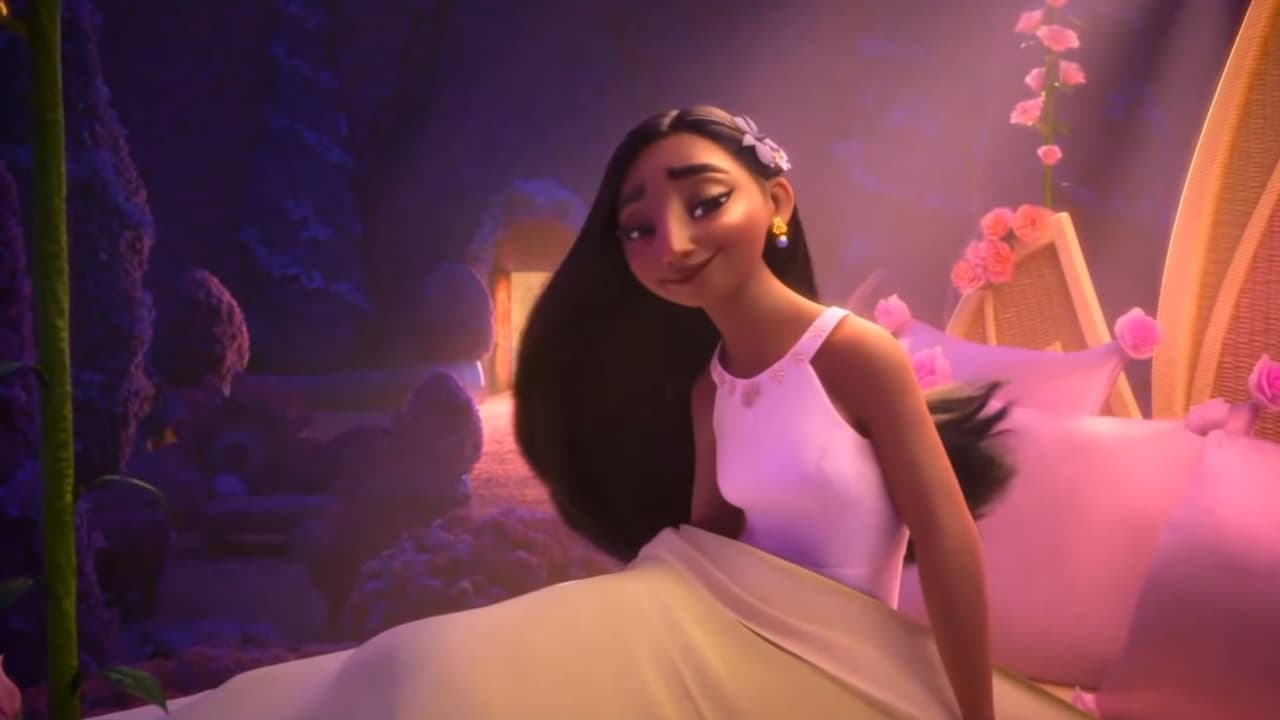 <b>Isabela Madrigal</b>
<br>La apariencia de la hermana mayor de Maribel solía ser pintada como perfecta, ya que era bella y femenina.