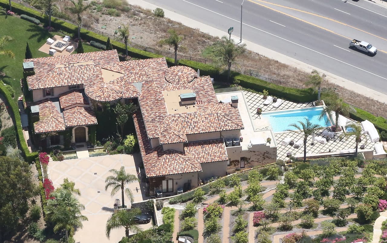 Esta mansión le perteneció a Yolanda Hadid, madre de Gigi y Bella Hadid, quienes son amigas de las Kardashian Jenner.