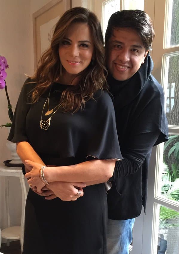 Así agradeció en su cuenta de Twitter a su maquillista, responsable en parte de su deslumbrante 'look'.