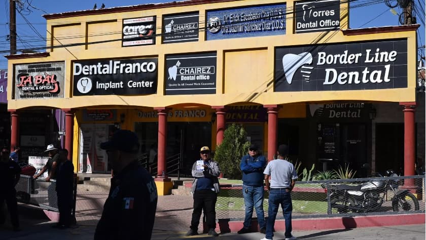 Ni playas ni resorts, a este pueblo mexicano en la frontera con EEUU van en busca de arreglos dentales