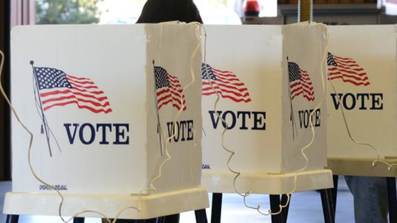 <b>Documentos necesarios</b>
<br>Para poder inscribirte para votar en Arizona sólo necesitas:
<br>- Licencia de conducir válida o una tarjeta de identificación válida de Arizona.
<br>- Últimos cuatro dígitos de tu número del Seguro Social. 
<br>
<br>Si no cuentas con ninguno de estos documentos, solicita ayuda en persona.