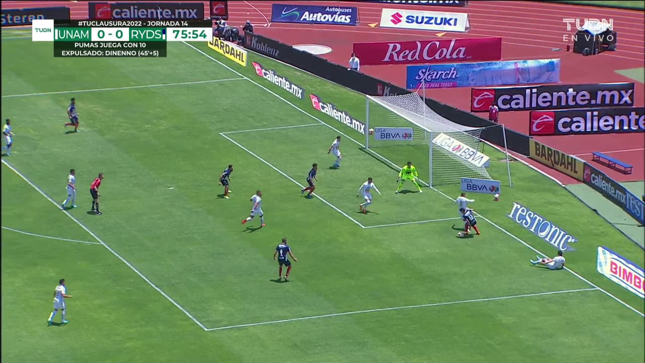 ¡TIRO ATAJADO! disparo por Stefan Medina.